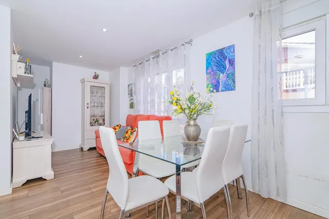 Precioso duplex moderno con patio — 10