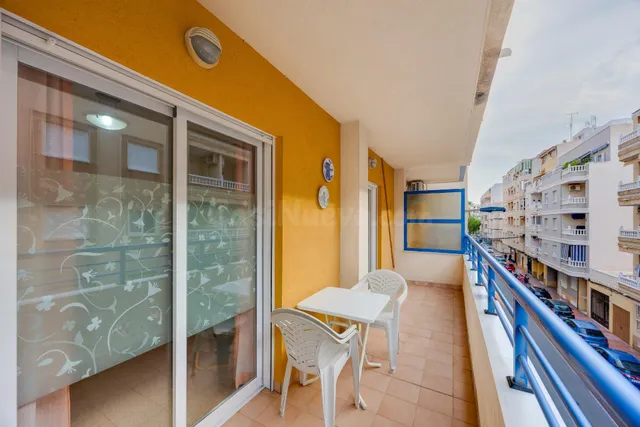 SE VENDE BONITO APARTAMENTO ORIENTADO AL SUR!!!! PLAYA DEL C - foto 4