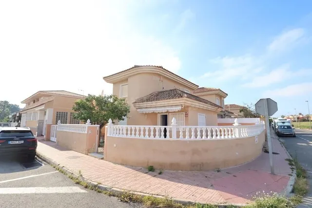 Villa 3 habitaciones 101m² en venta - Los Balcones - Los Alt