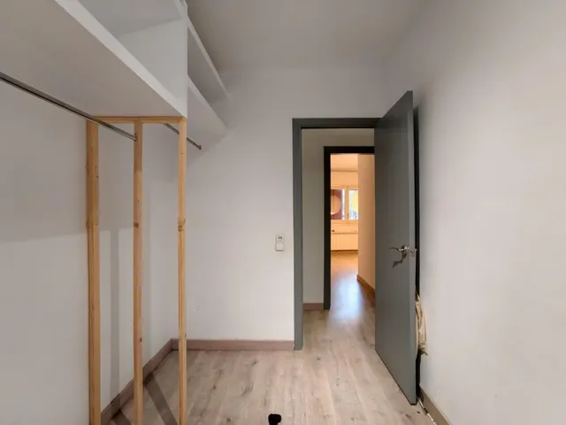PISO DE 100 m2 CON 4 habitaciones EN LA ZONA DEL ESCORXADOR — 17