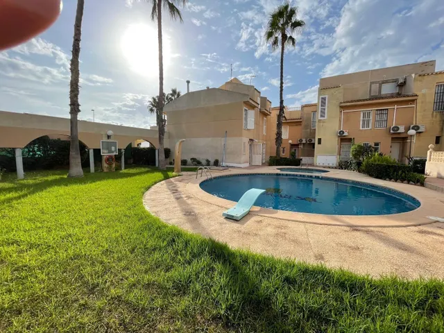 MAGNIFICO CHALET ADOSADO CON PISCINA COMUNITARIA Y VISTAS AL MAS — 33