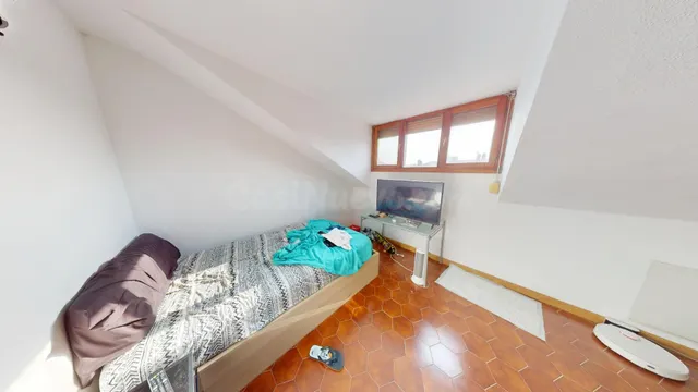 Espectacular Piso en Talamanca de Jarama con Amplia Terraza y Piscina Comunitaria — 22