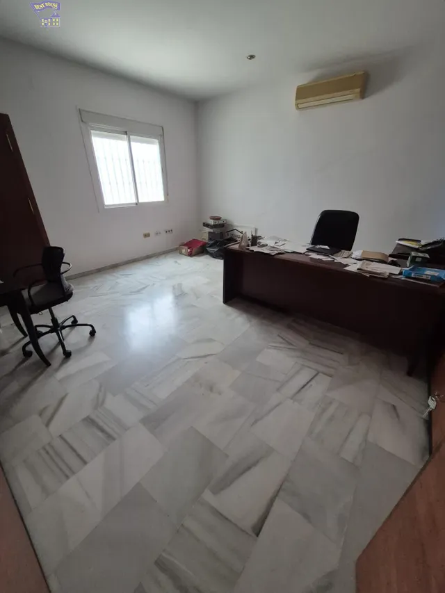SE VENDE LOCAL COMERCIAL EN ZONA CERCANO A CENTRO — 4