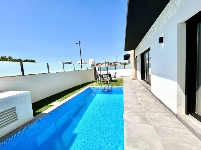 Villa 2 habitaciones 110m² en venta - Villamartin — 38