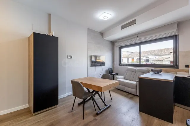 Estudio de reciente construcción con piscina, garaje y zonas comunes en Granada — 4