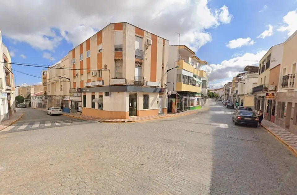 Local en venta en Navalvillar de Pela