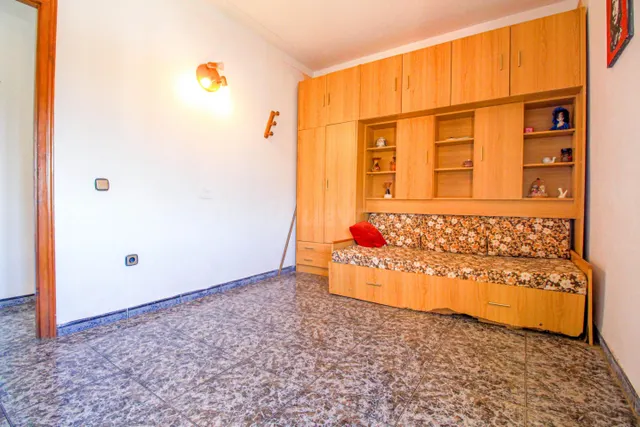 Casa esquinera con gran terraza y garaje en Cabanes - foto 4