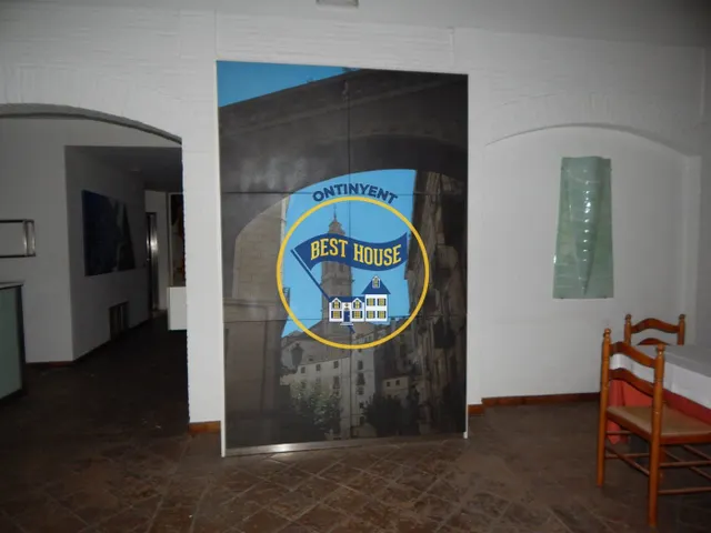 OPORTUNIDAD RESTAURANTE EN VENTA CON CASA EN BOCAIRENT — 38