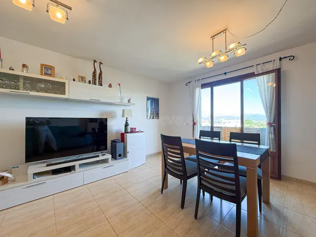 Amplio Piso Seminuevo con Vistas Panorámicas y Garaje Inclui - foto 4