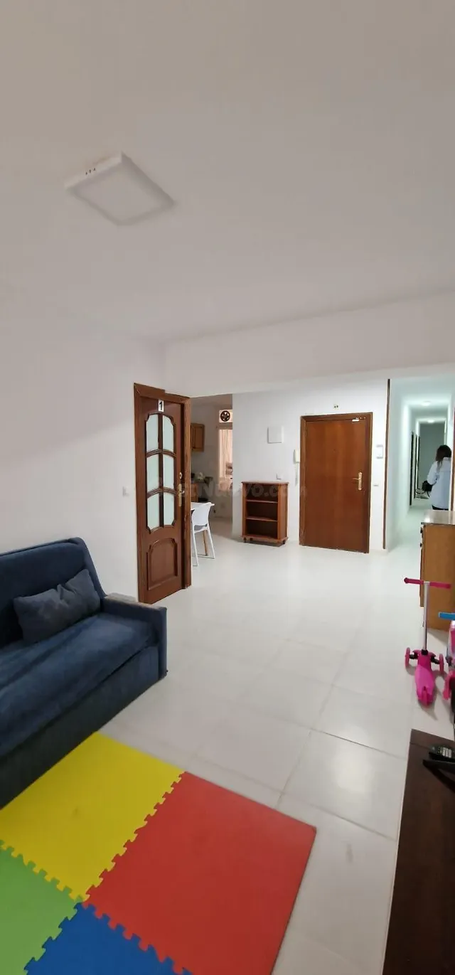 SE ALQUILA habitación PARA CHICAS EN ALICANTE CENTRO - foto 5
