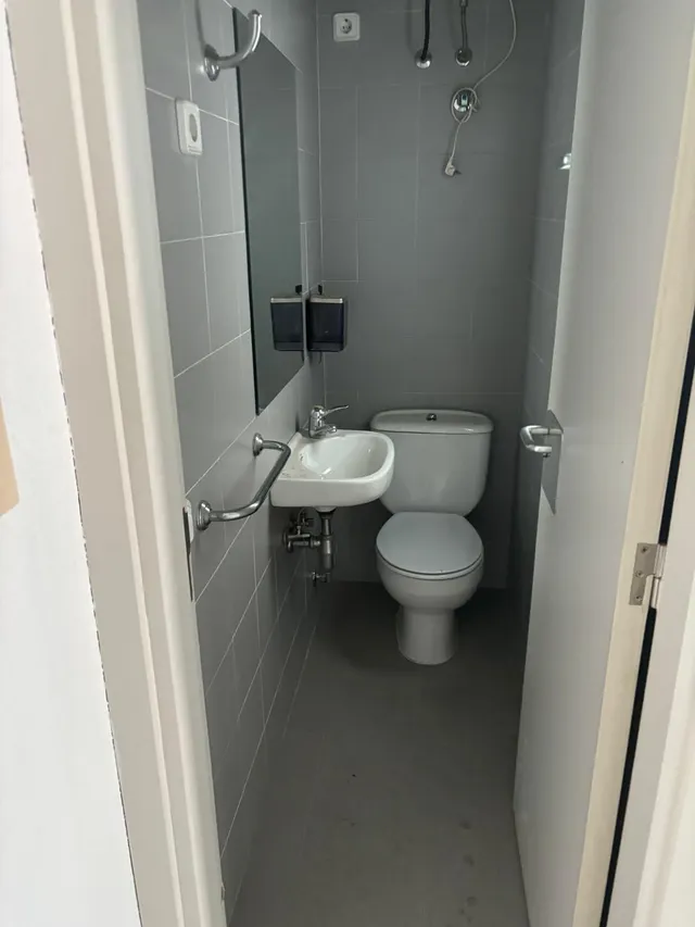 EDIFICIO EN VENTA EN PLENA CALLE SAN JACINTO. — 11
