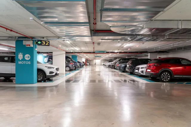 Parking de moto 2m² en alquiler - Eixample — 18