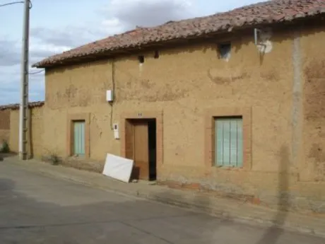 SE VENDE CASA EN VALDESPINO CERON