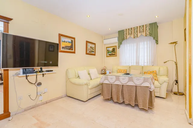 AMPLIA CASA DE 4 DORMITORIOS, 3 BAÑOS Y CALEFACCIÓN CENTRAL EN LA ZUBIA! ✨ — 8