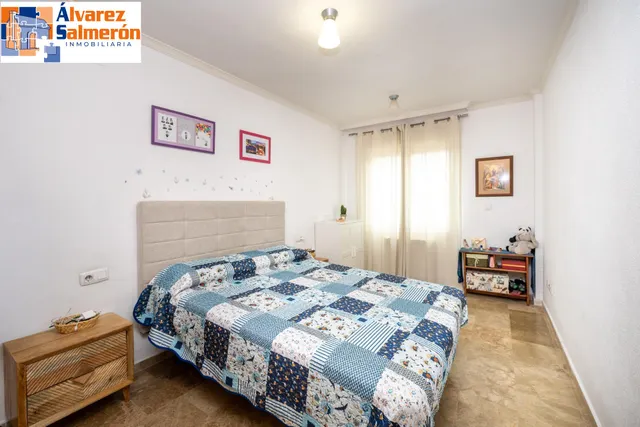Piso de dos dormitorios en Sanders, en urbanización privada con piscina, pistas de padel, plaza de garaje y trastero — 11