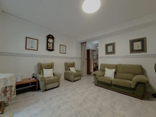 Casa con patio, terraza y acceso a dos calles en el centro de Beniarjó — 11