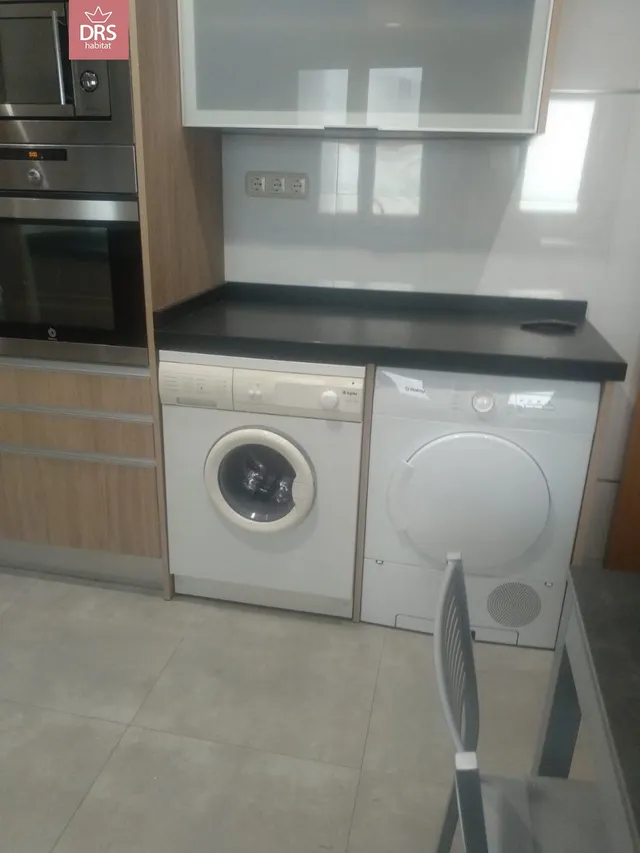PISO EN PLENO CENTRO, CL MARTINEZ VILLENA AL LADO DEL ALTOZANO — 18