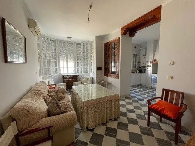CASA EN EL CENTRO DE SANLUCAR — 11