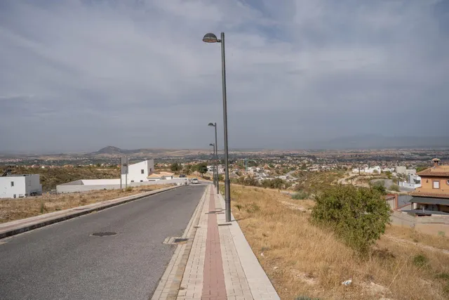 Terreno urbano de 750 m2 en Altos de La Zubia. Parcela 17, manzana M — 6