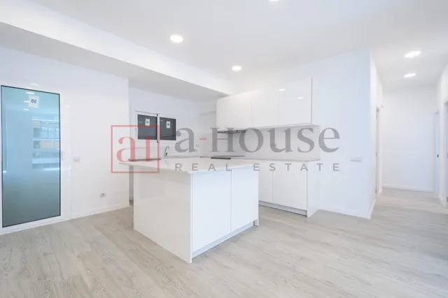 PISO RECIÉN REFORMADO CON GRAN BALCÓN EN L' EIXAMPLE — 8