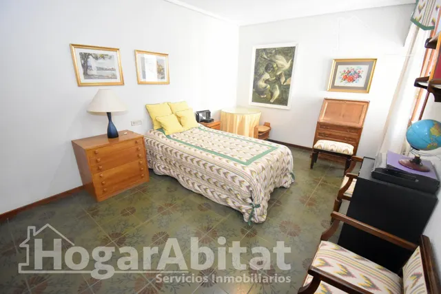 GRAN PISO SEÑORIAL CON BALCÓN Y TERRAZA EN AVENIDA PRINCIPAL — 28