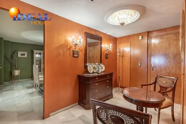 EXCLUSIVO PISO CON JARDÍN PRIVATIVO EN UNA DE LAS MEJORES URBANIZACIONES DE GRANADA — 28