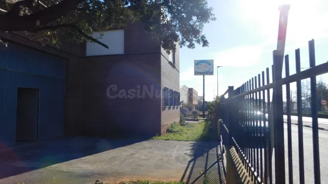 NAVE EN PRIMERA LÍNEA COMERCIAL EN VENTA - foto 4