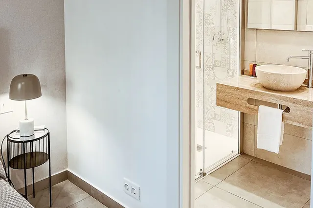 APARTAMENTOS DE DOS O TRES DORMITORIOS — 9