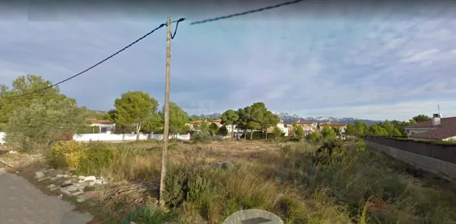 Dos parcelas urbanas contiguas de 893 y 805 M2
