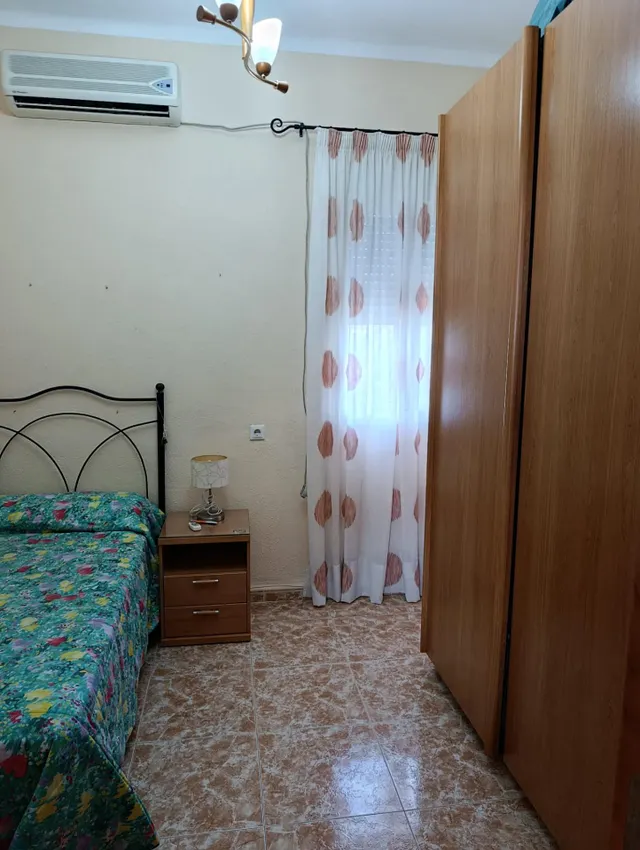 SE VENDE PISO DE TRES habitaciones AL LADO DE LA PLAYA — 8