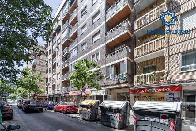 PISO EN PEDRO ANTONIO DE ALARCON — 27