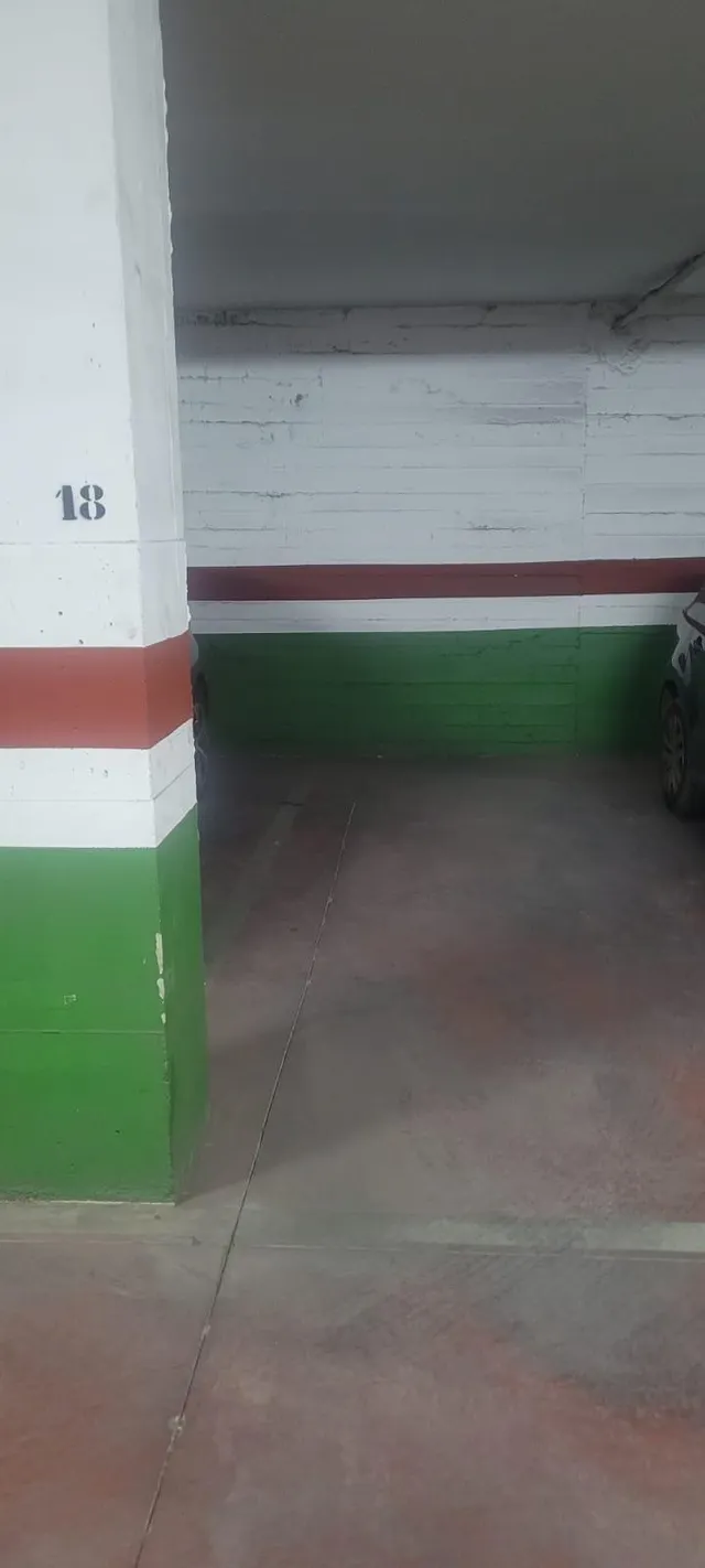 Plaza de garaje en pleno centro de la ciudad — 6