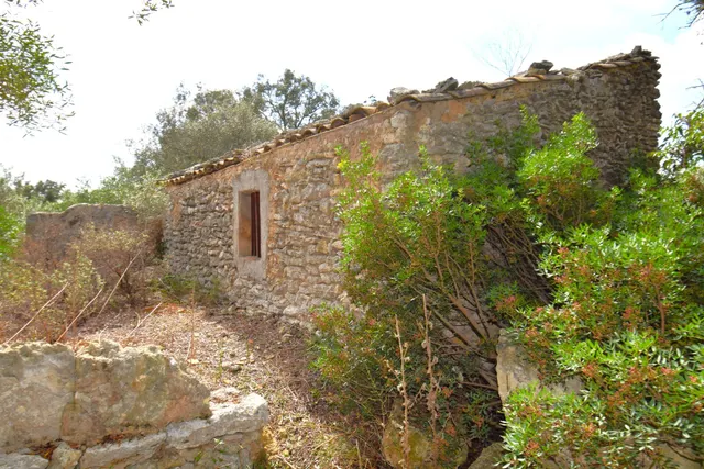 Finca rústica con posibilidad de vivienda en Llubi — 10