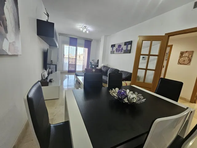 Amplio piso de 3 dormitorios con terraza, garaje, trastero y piscina en Mijas Costa — 6
