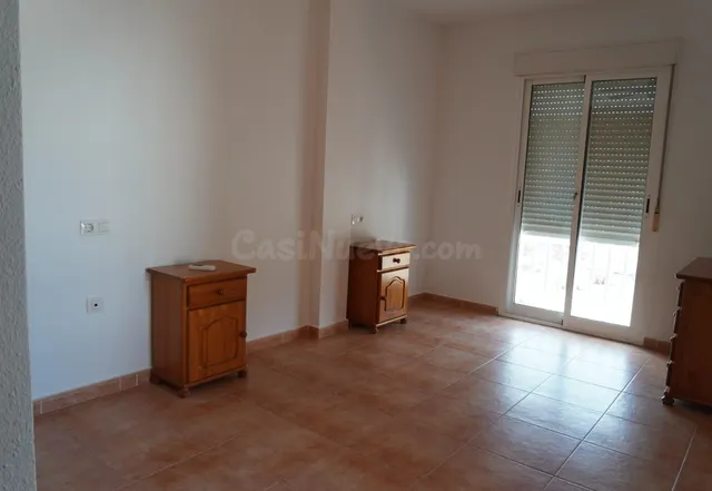 Dúplex en alquiler todo el año en El Alcolar – 3 dormitorios y gran patio exterior | 1.100 €/mes — 8