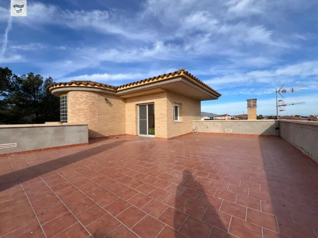 ESPECTACULAR CASA CON PISCINA — 49