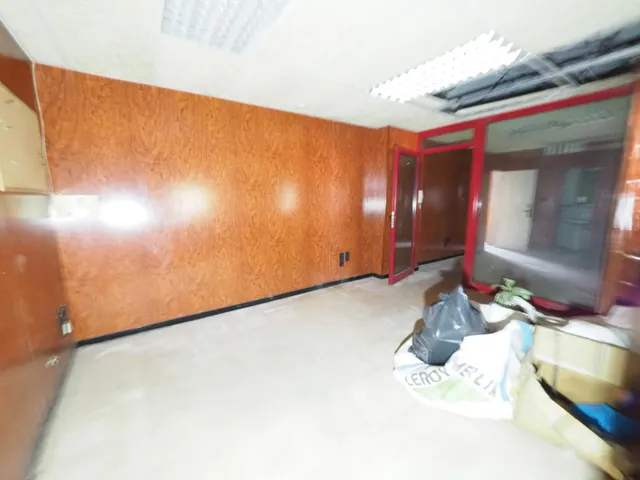 Se vende local comercial en mollet del valles — 7