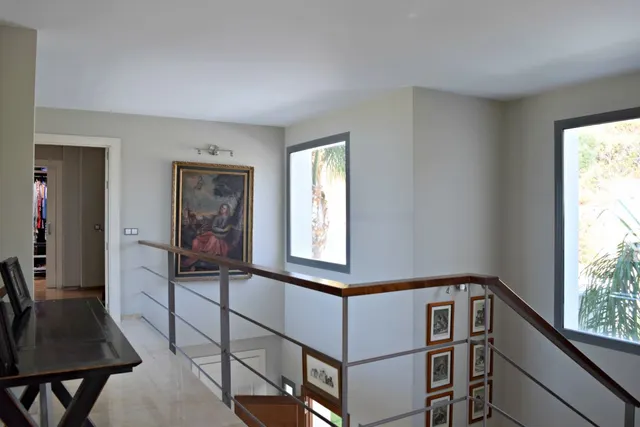 Espectacular villa de 6 dormitorios con vistas despejadas al mar — 16