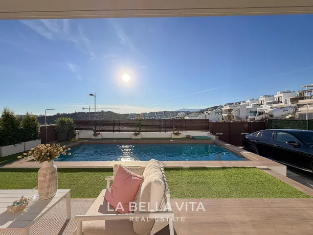 Villa moderna con sótano y piscina privada en venta en Finestrat - Benidorm — 10