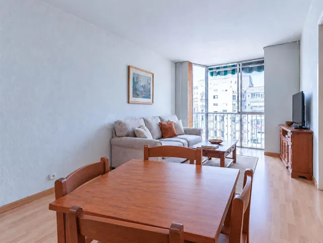 Agencia Inmobiliaria en Barcelona. Piso en Venta en el Ensanche Derecho. — 4