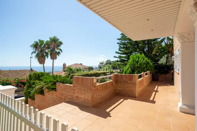 Amplio chalet con vistas al mar en Teià - foto 4