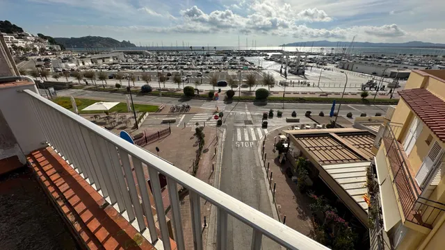 HOSTAL EN 1º LINEA DE MAR — 16