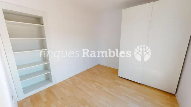 Dues terrasses, bones vistes i la calma d'un àtic a Igualada — 7