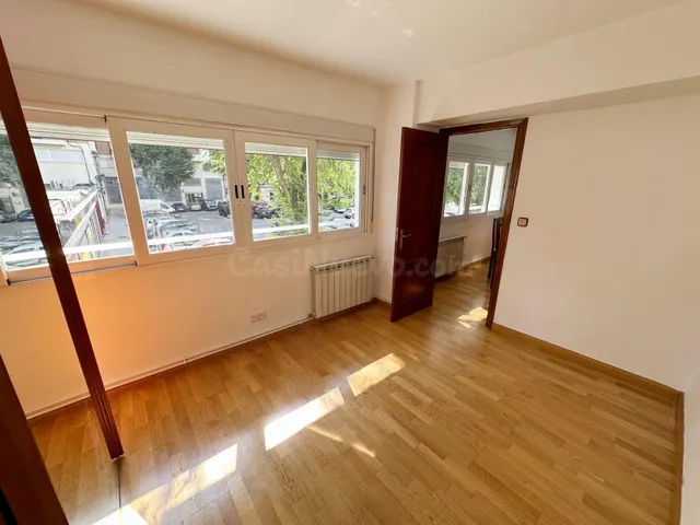 PISO A LA VENTA EN AV. MONFORTE DE LEMOS - foto 5