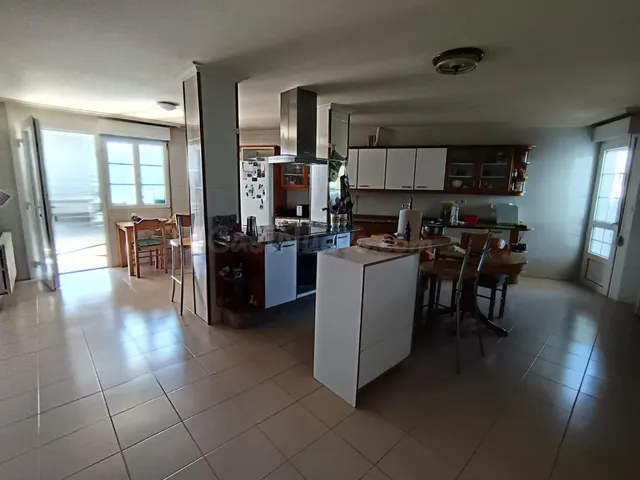 CASA PAREADA EN CAMBADOS con LOCAL COMERCIAL — 5