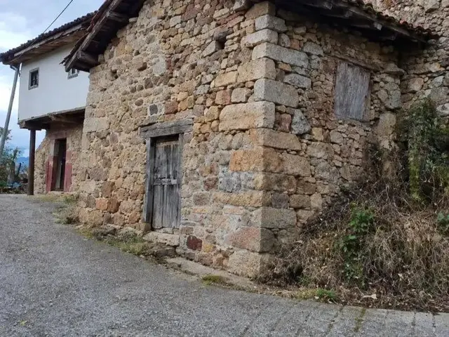 Casa rural con encanto asturiano, vistas excepcionales y horno tradicional en el Parque Natural de Las Ubiñas-La Mesa — 4