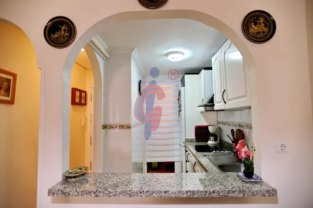 Piso impecable en Las Viñas con piscina comunitaria, terraza acristalada y muy cerca del mar — 13