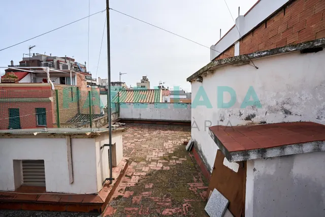 Casa típica en Badalona con patio y dos terrazas a 5 min del mar — 44
