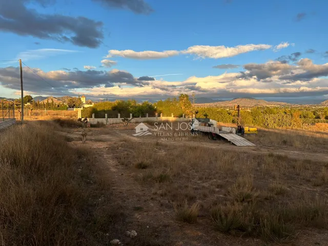 VENTA DE PARCELA EN ASPE, GRAN OPORTUNIDAD CON PROYECTO DE construcción DE VIVIENDA UNIFAMILIAR — 4