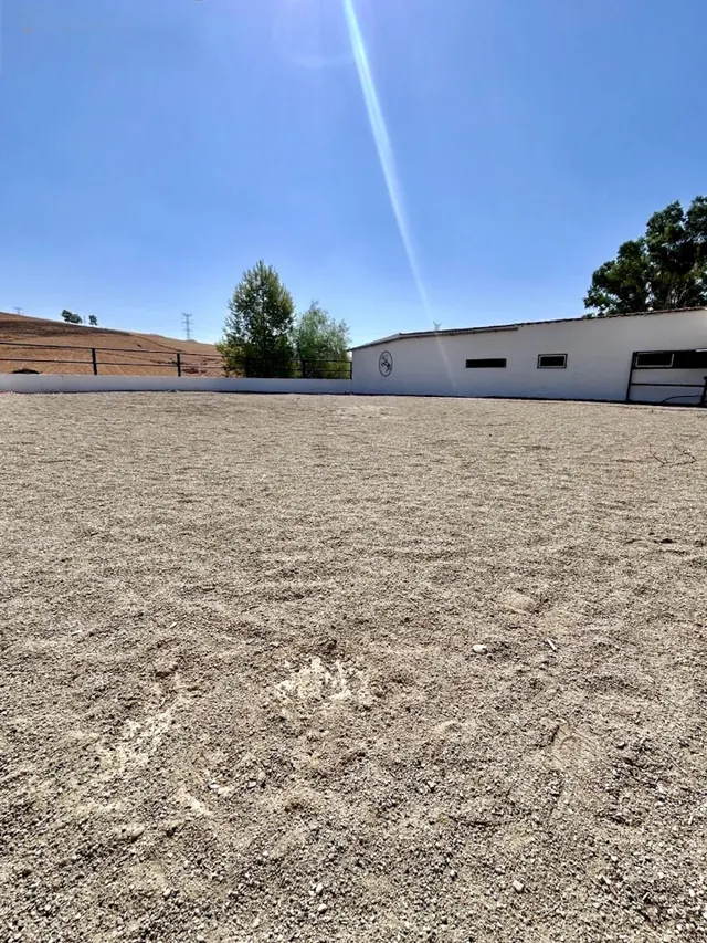 Espectacular finca ecuestre de 32.000 m2 con varias viviendas y piscina en Álora — 30